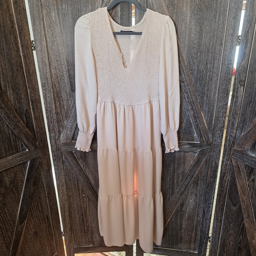 Zesica Dress Women's Size Large Blush Long Sleeve Smocked Elastic Maxi Tiered
